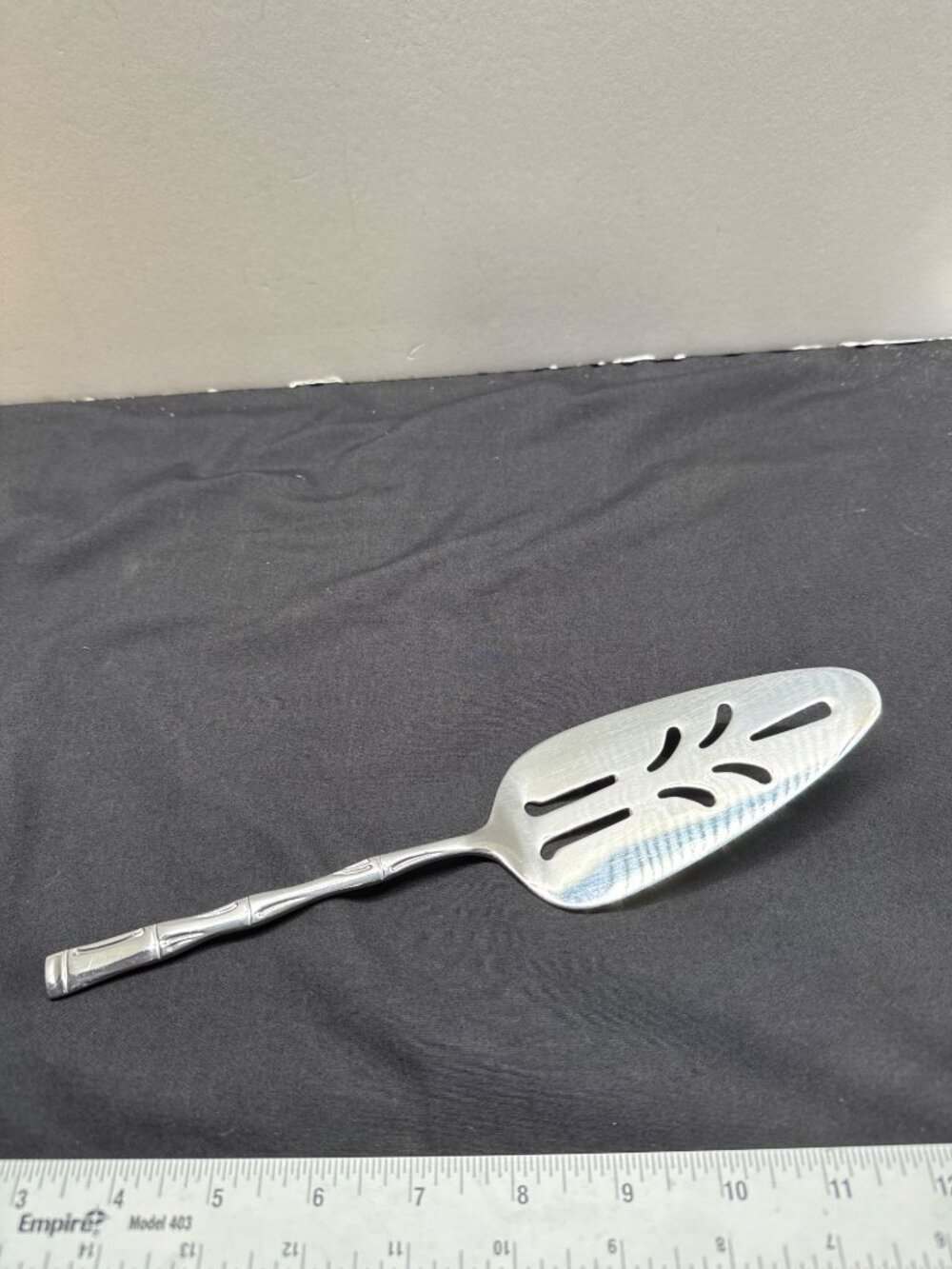 Stainless Korea Bamboo Handle Slotted Cake Pie Serving Spatula 11 In